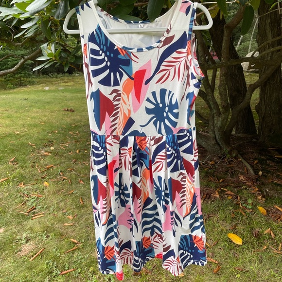 Pretty casual multi colored dress - Picture 1 of 2